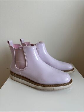 Cougar Lilac / Petal Pink Pink Patent Chelsea Rain Boots - women size 9